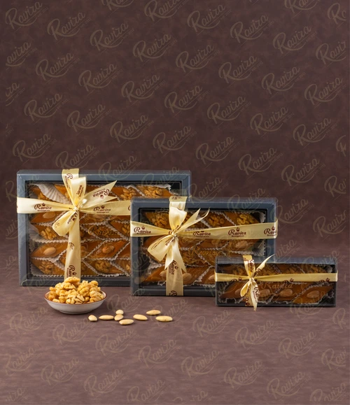 Paxlava assortisi (qoz və badam ilə)